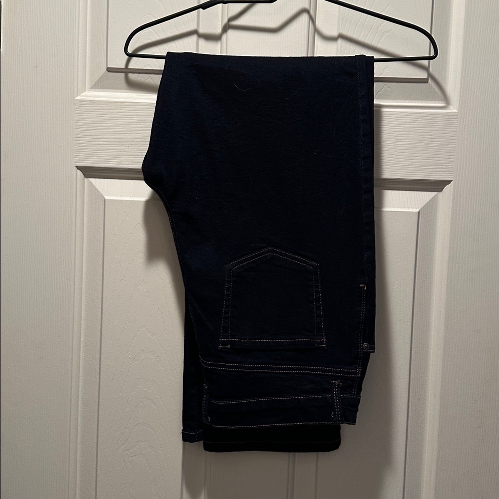 EUC Gloria Vanderbilt Dark Blue Wash loose fit straight leg jeans